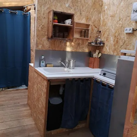 Sous Les Toiles De Pautilou Campismo de Luxo *