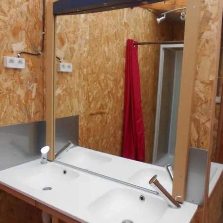 Sous Les Toiles De Pautilou Campismo de Luxo